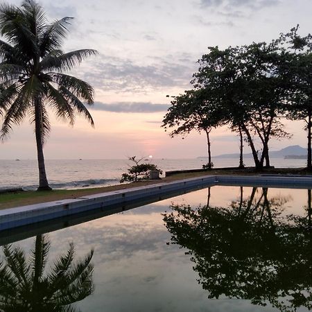 Hotel Kumala Samudra Cikakak Bagian luar foto