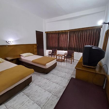 Hotel Kumala Samudra Cikakak Bagian luar foto