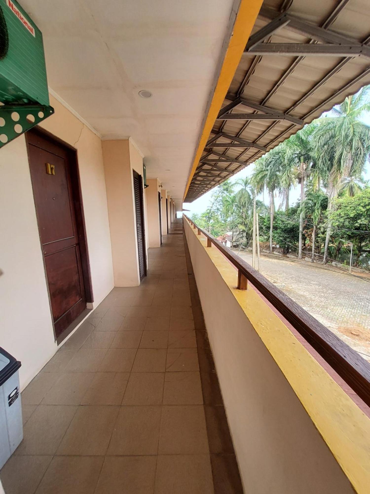 Hotel Kumala Samudra Cikakak Bagian luar foto